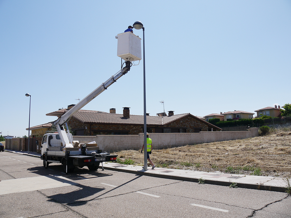 Cambio de luminarias en Carbajosa