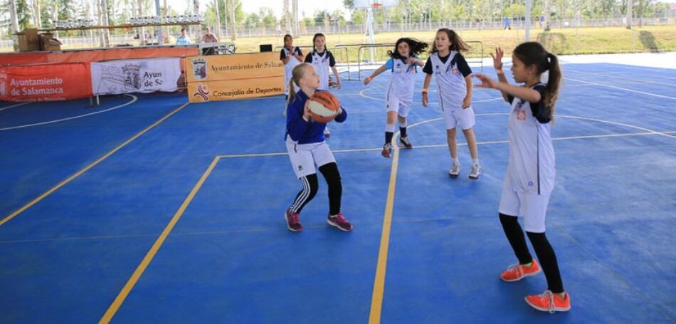 Un grupo de escolares en una imagen de archivo