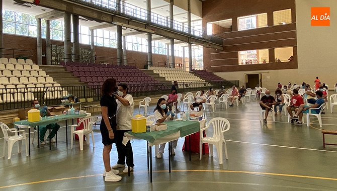 Los nacidos entre 1982 y 1984 han recibido este jueves su segunda dosis en Peñaranda