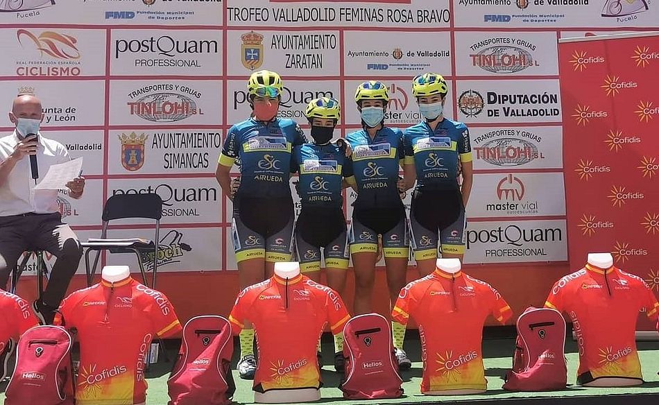 Equipo femenino de la Escuela de Ciclismo Salmantina - ECS