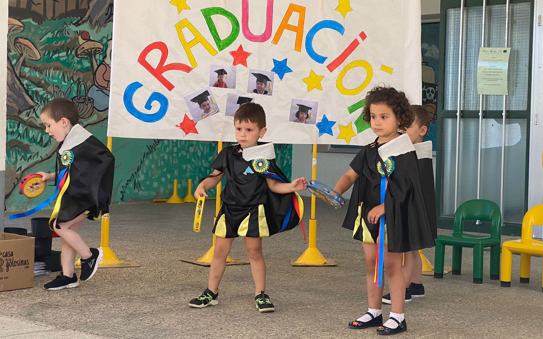 Foto 3 - Los pequeños de la guardería de Vitigudino celebran su ‘graduación’  