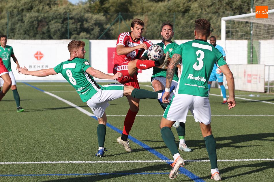 Ambos equipos mostraron un buen juego en el Municipal Luis Ramos - Fotos: Kiko Robles