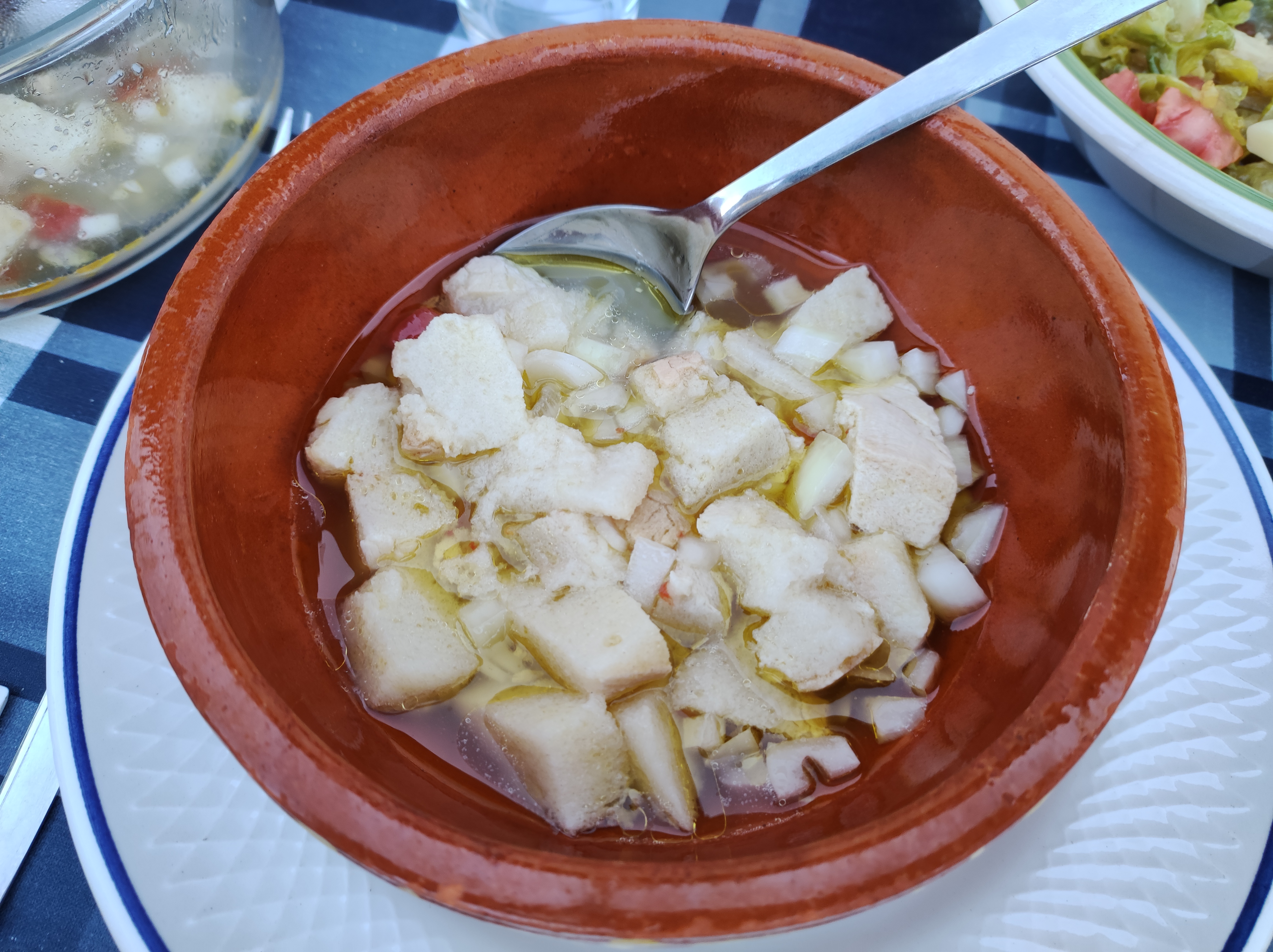 El gazpacho de la era y otras fuentes a las que acudir