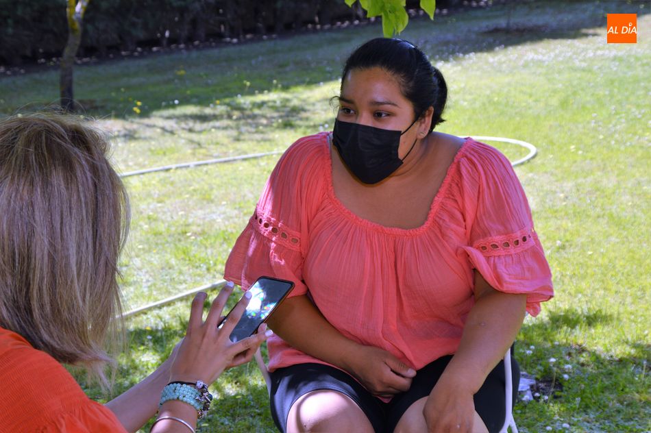 La historia de Aren, que llegó al Centro Ave María con 23 años y dos niñas: Esto fue mi...