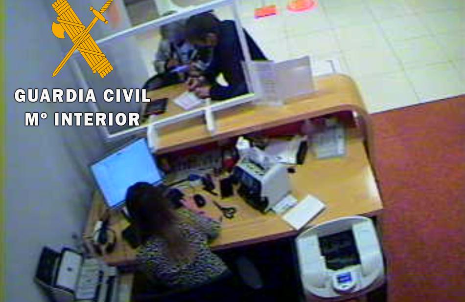 Detenida por estafar a una mujer de 83 años a la que compró su vivienda e ingresó en una...