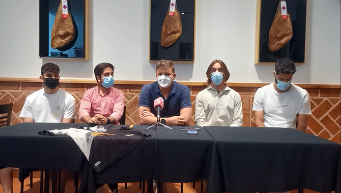 Unionistas de Salamanca realizaba este lunes la presentación de sus tres nuevas incorporaciones