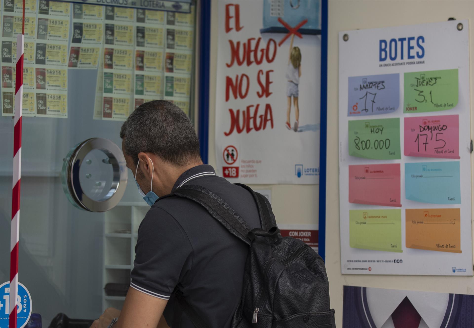 Imagen de archivo de una administración de Lotería. Foto: EP