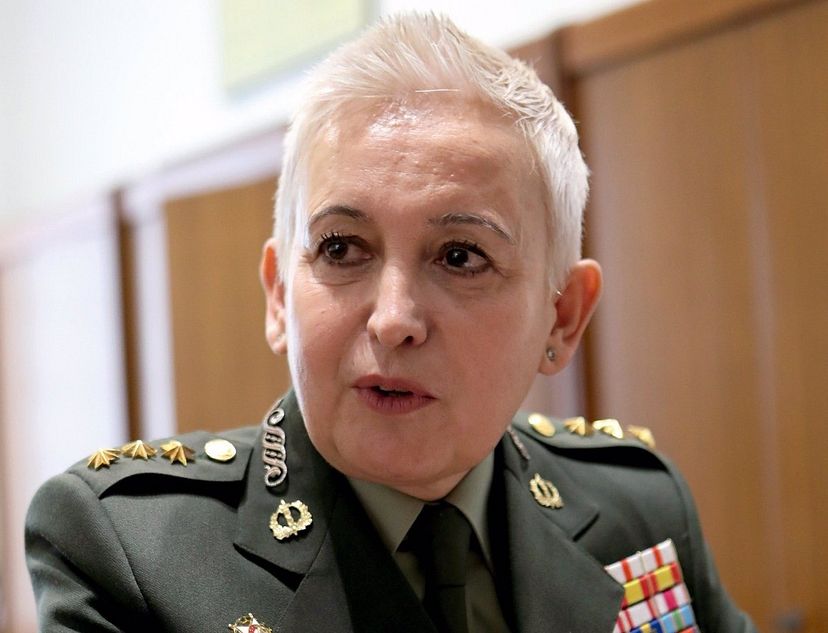 La coronel Begoña Aramendía, segunda mujer que alcanza el rango de general en España - DEFENSA
