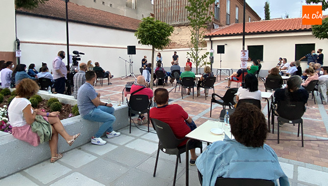 El parque La Huerta acogía el encuentro con deportistas Noche de Campeones