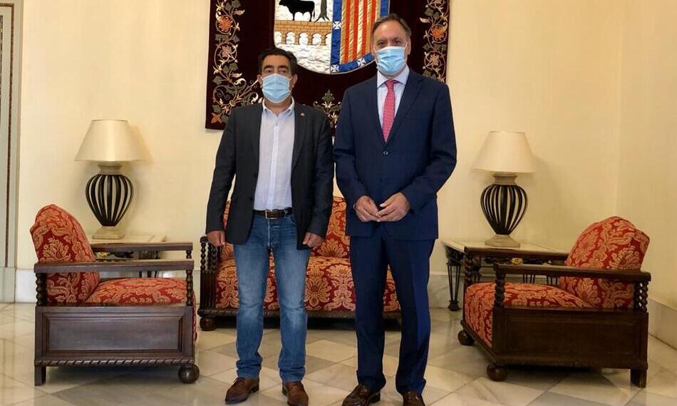 El alcalde, Carlos García Carbayo, y el presidente de CES, José Vicente Martín Galeano. Foto: @aytosalamanca