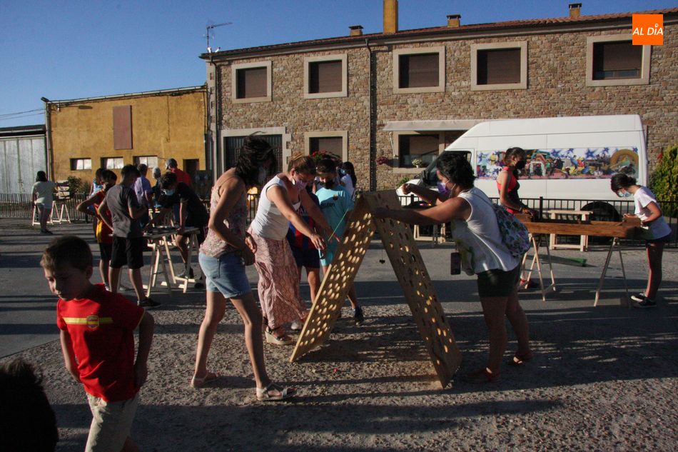 Los niños de Majuges celebran también la Virgen de las Nieves  