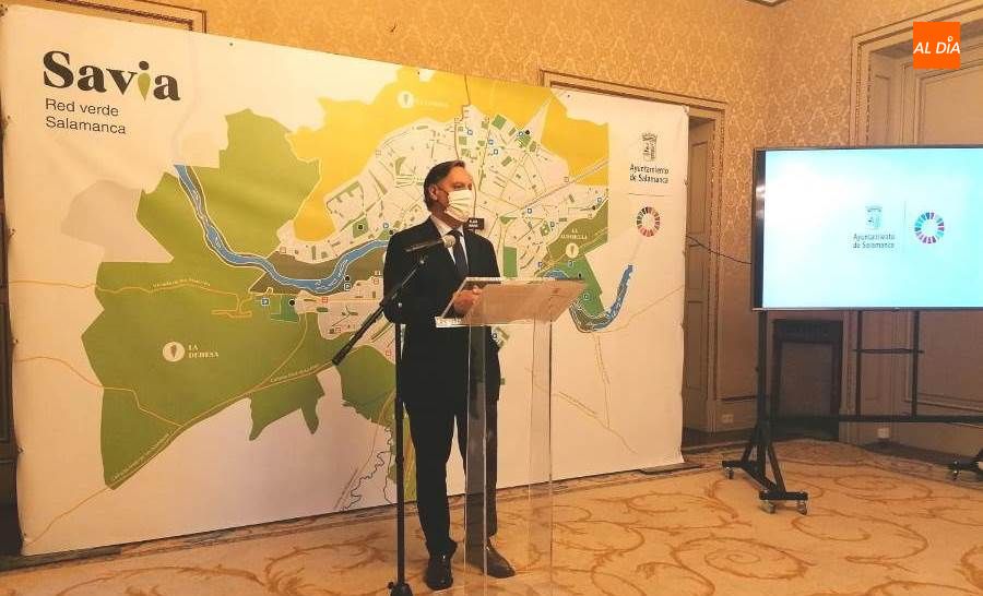 El alcalde, Carlos García Carbayo, en la presentación del proyecto Savia - Archivo