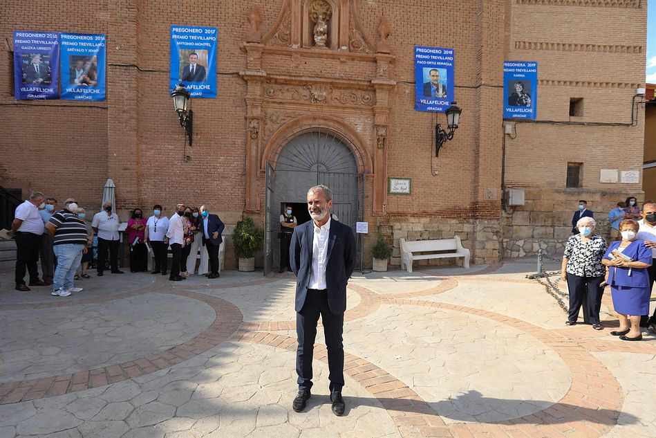 El director del Centro de Coordinación de Alertas y Emergencias Sanitarias, Fernando Simón, en la Plaza de la Igleia de Villafeliche - Javier Escriche - Europa Press