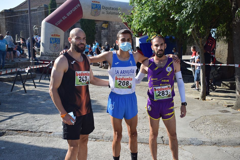 La IX Legua Castellana de Monleras es para Adrián Moro y Verónica Sánchez