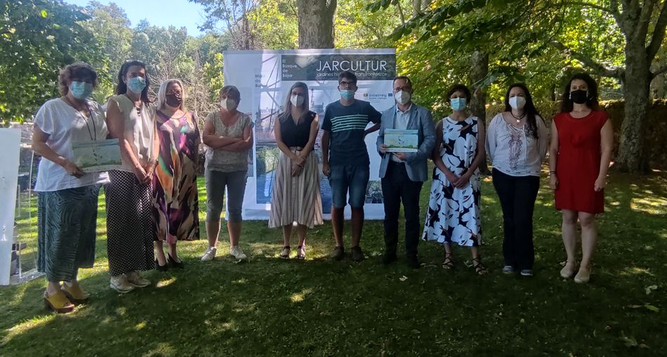 Presentación de esta guía adaptada con el director general de Patrimonio Cultural, Gumersindo Bueno, junto a la alcaldesa de Béjar, María Elena Martín