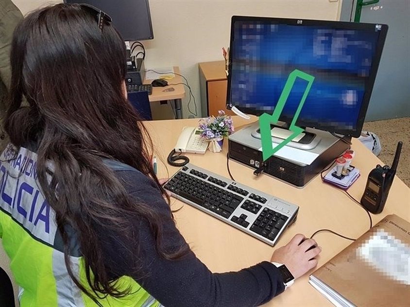 Investigación policial de los hackers - ARCHIVO/PN