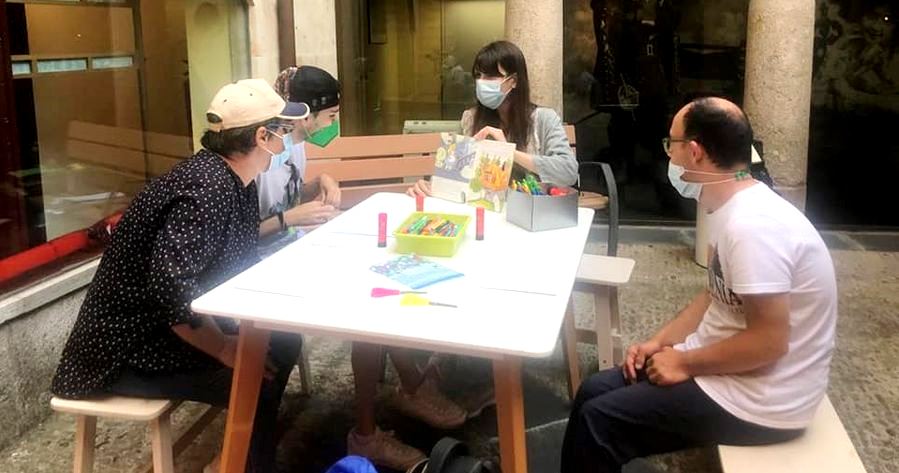 Uno de los talleres realizados este mes en la Filmoteca, con jóvenes de Insolamis