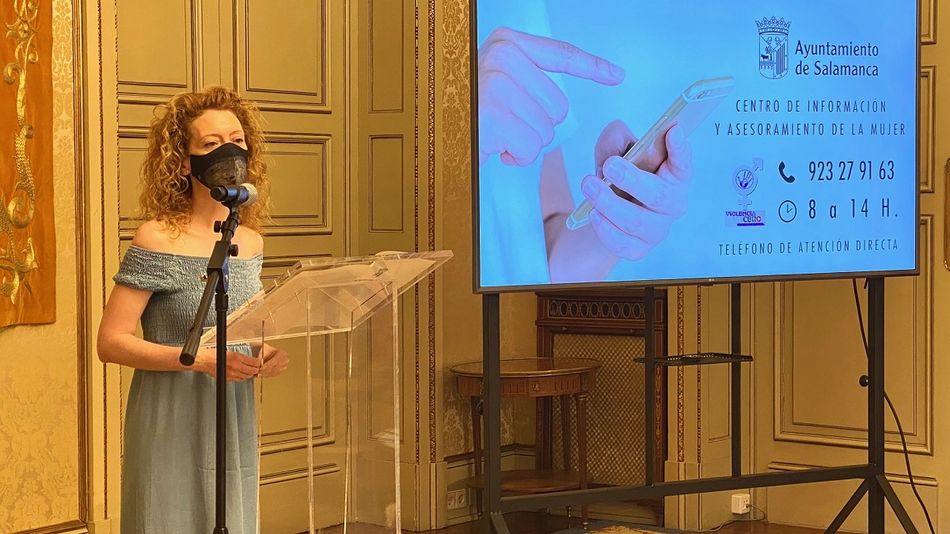 Ana Suárez Otero, concejala de Familia e Igualdad de Oportunidades, en la presentación de estos datos