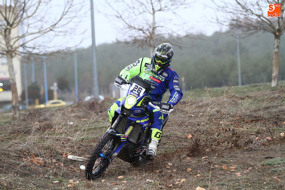 El piloto local Lorenzo Santolino colabora en la organización de la Supercross Villa de Guijuelo