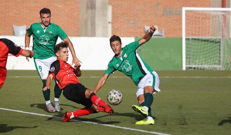 Momento del partido en Béjar - Fotos: Twitter CD Guijuelo