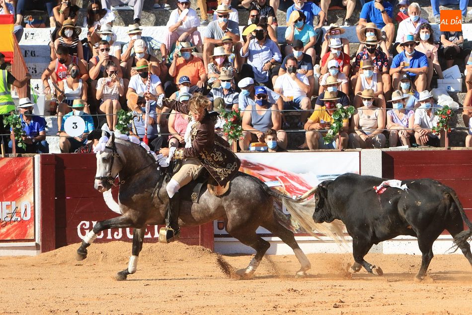 Diego Ventura y Duarte Fernandes brillan en la de rejones de Guijuelo