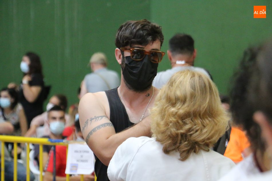 Una de las vacunaciones de jóvenes en Vitigudino. Foto de archivo