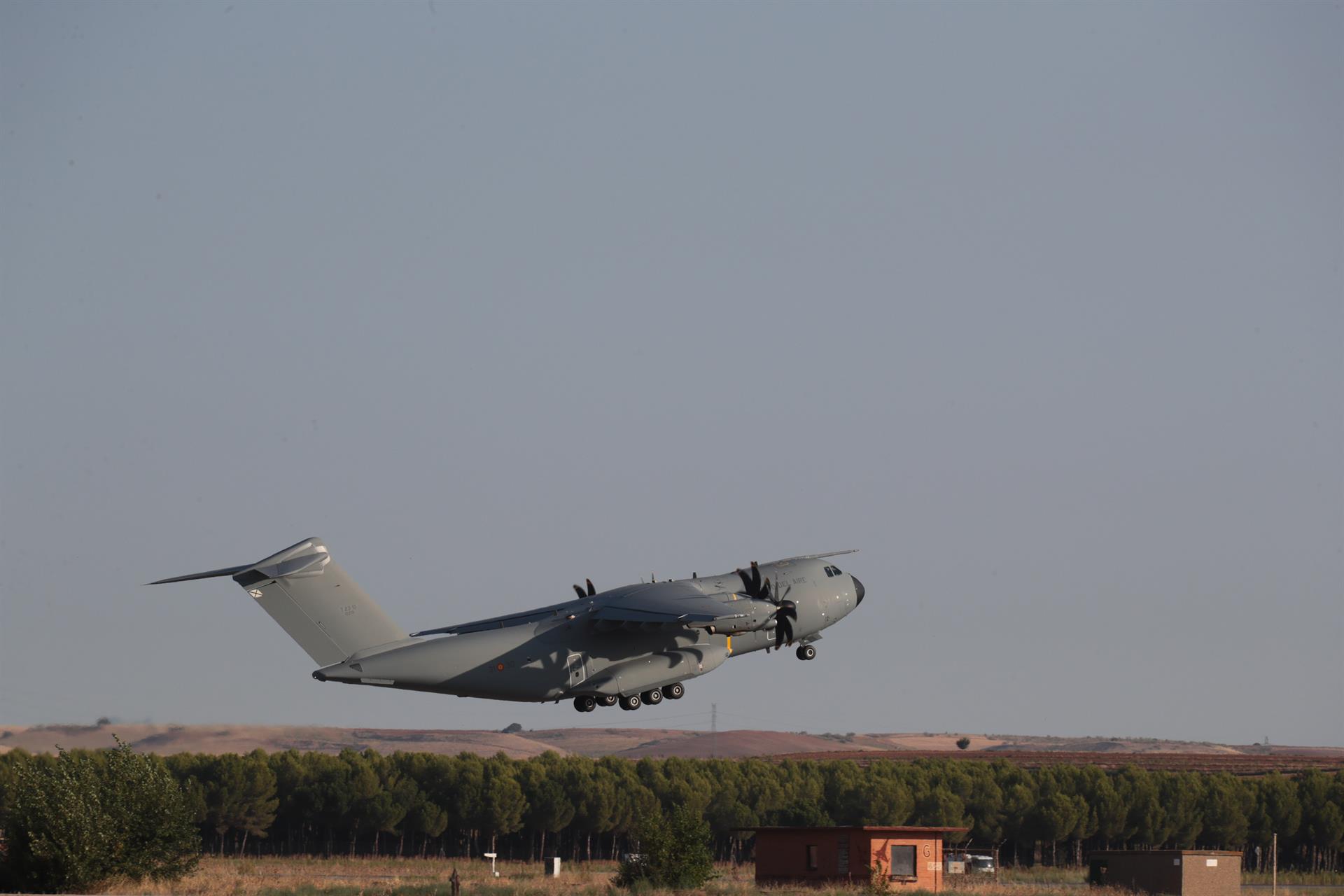 El avión A440M despega desde la base aérea de Torrejón de Ardoz hacia Dubái para evacuar a los españoles y colaboradores en Afganistán. Moncloa