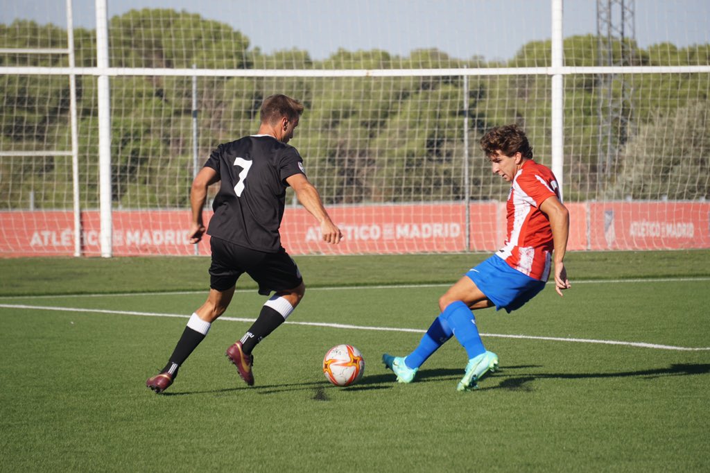 Pepe Carmona encara a un rival / Salamanca UDS