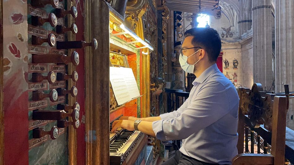 Alberto Moñivas, uno de los organistas de la Catedral - Diócesis de Salamanca
