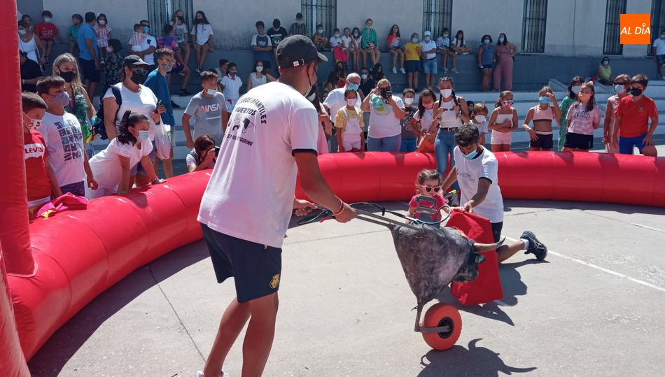 Los carretones de Encierros Infantiles Huertos ponen alegría a todas las fiestas en los pueblos