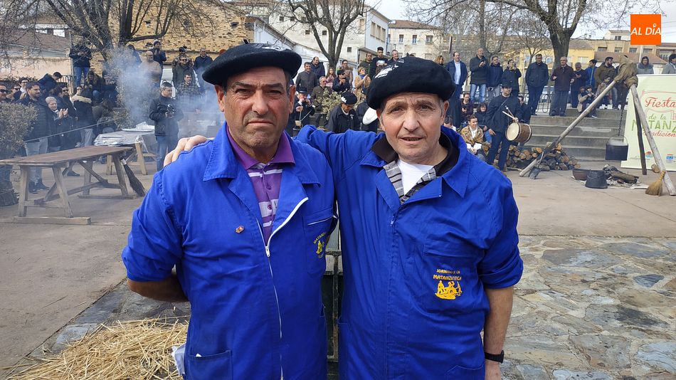 Tito Elices (Izquierda) fue uno de los rostros habituales de la Matanza en Guijuelo - Archivo