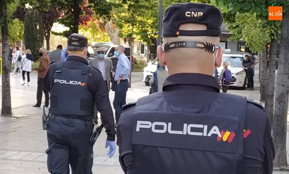 Detenido en Salamanca por comer dentro de un supermercado, no pagar e increpar y empujar a los...