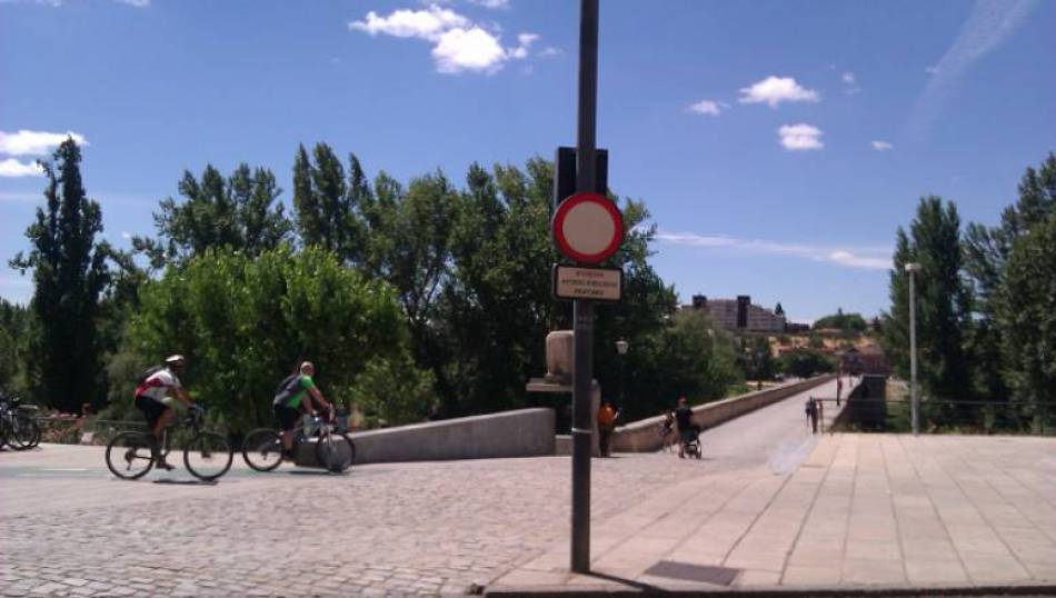 La actividad se desarrollará en el entorno del Puente Romano