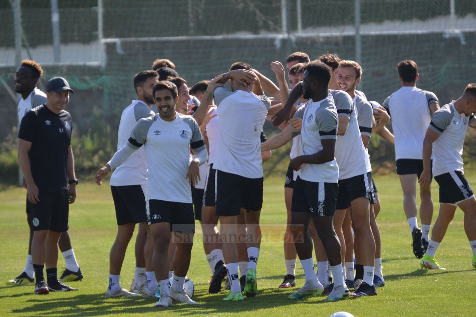 Pasillo de collejas en la sesión del viernes / Carlos Cuervo
