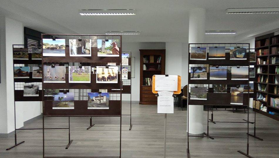 La muestra permanece disponible al público viernes, sábado y domingo de 19.00 a 21.00 horas