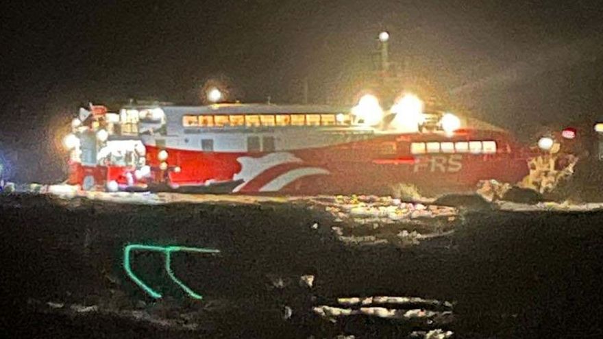 Imagen del ferri encallado en Els Malvins - Foto: laprovincia.es Diario de Las Palmas