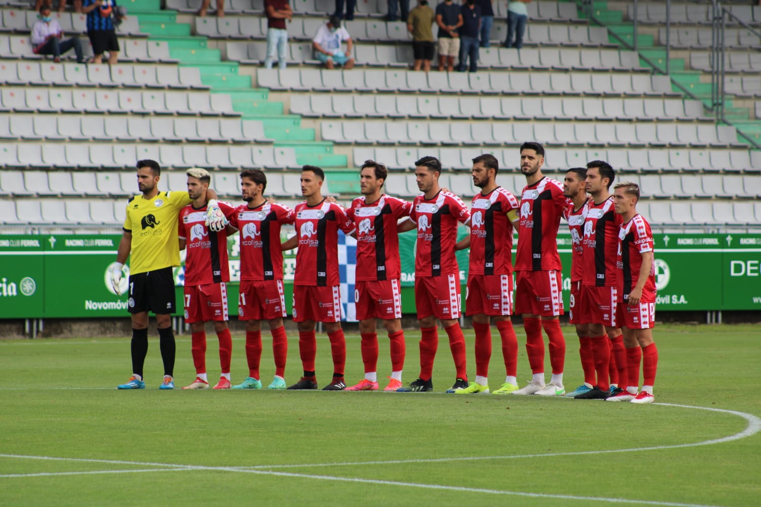 Minuto de silencio en el Ferrol - Unionistas de la primera jornada / Unionistas CF