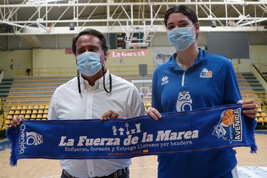 Mariella Fasoula, con Jorge Recio / CB Avenida