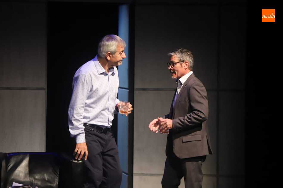 Un momento de la representación de Asesinos todos, en el Teatro Liceo este martes. Foto: Lydia González