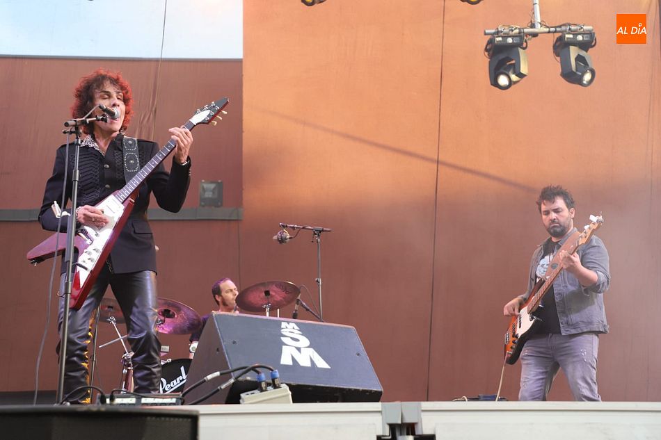 El artista salmantino Sadia en plena actuación en el patio del DA2 - Fotos: Lydia González