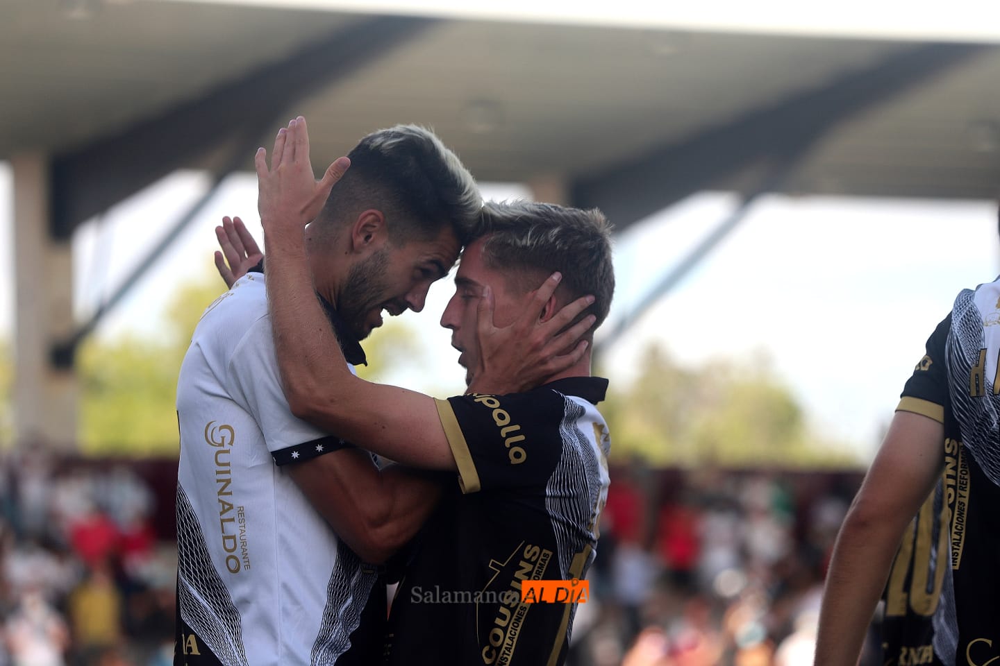 Rayco e Íñigo desatan su euforia con un gol / Lydia González