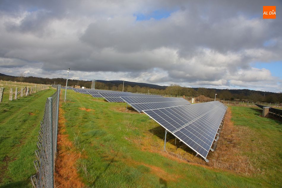 Una planta solar en la localidad de Valdelacasa - Archivo