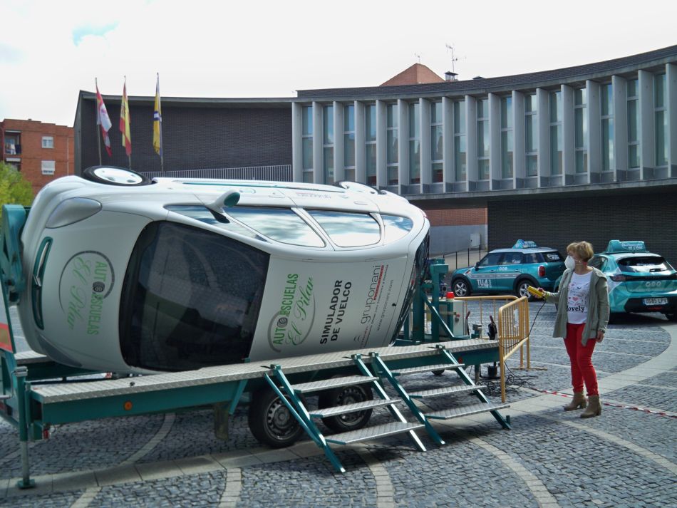 Un simulador de vuelco se ofreció al público de la localidad - Ayto. Santa Marta
