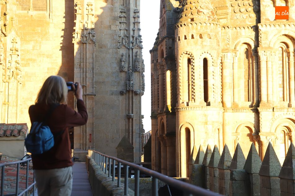 Foto de archivo de una visitante en Ieronimus, en las torres de la Catedral