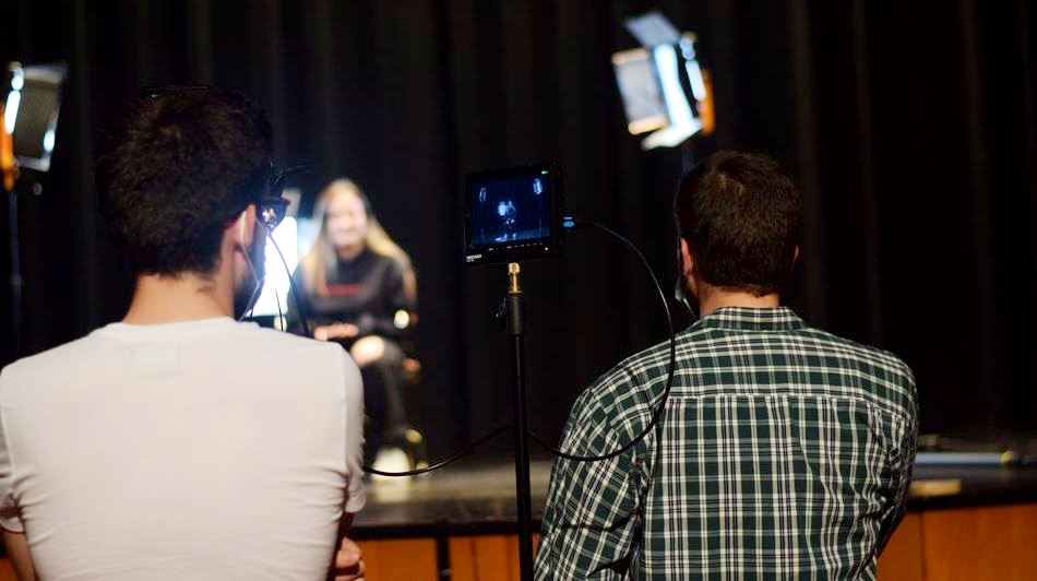 El audiovisual fue rodado a finales de mayo en el Teatro Nuevo de Ciudad Rodrigo con la colaboración del Ayuntamiento y en él participan 20 vecinos de la localidad