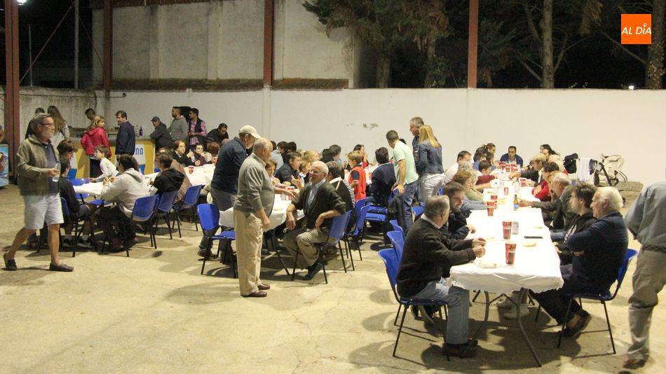 La desgustación de patatas con costilla se realizará por grupos familiares