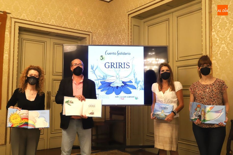 Presentación en el Ayuntamiento del cuento infantil ‘Arcogriris’. Foto de Lydia González