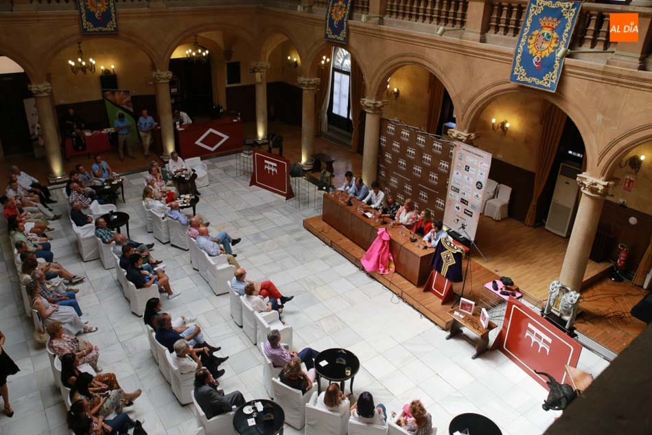 La tertulia del Casino de Salamanca en la pasada edición celebrada en 2019 | ARCHIVO