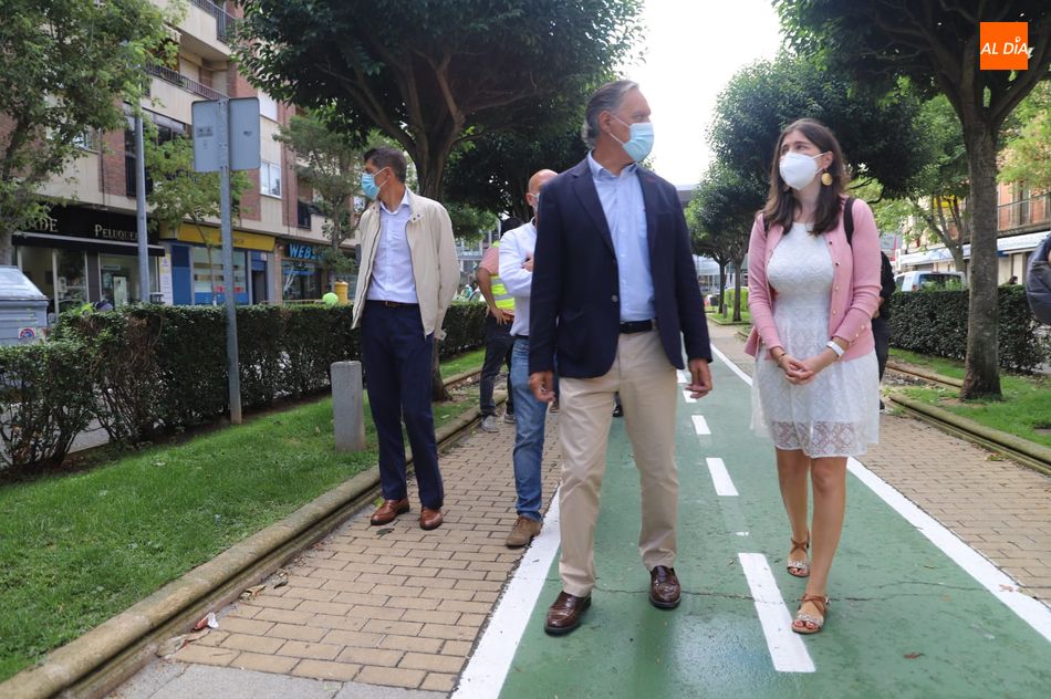 El alcalde, Carlos García Carbayo, ha destacado hoy durante una visita al inicio de las obras que esta iniciativa es un claro ejemplo de Savia, la Estrategia de Infraestructura Verde. Foto de Lydia González