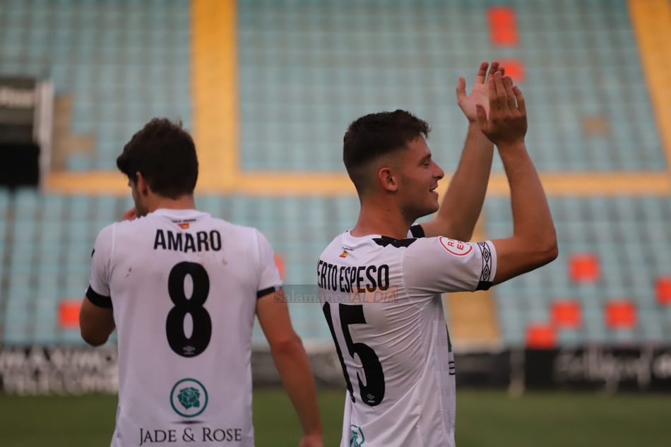 Amaro y Espeso aplauden a sus hinchas / Lydia González